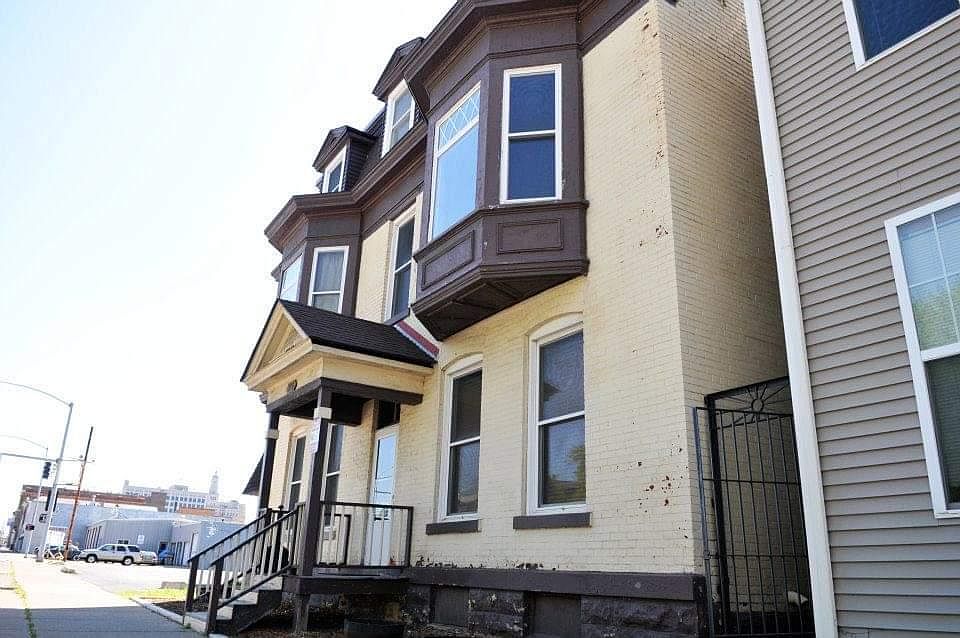 1st image of 715 W 4th St #7