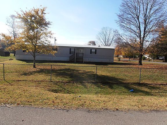3rd image of 672 Belle Ct