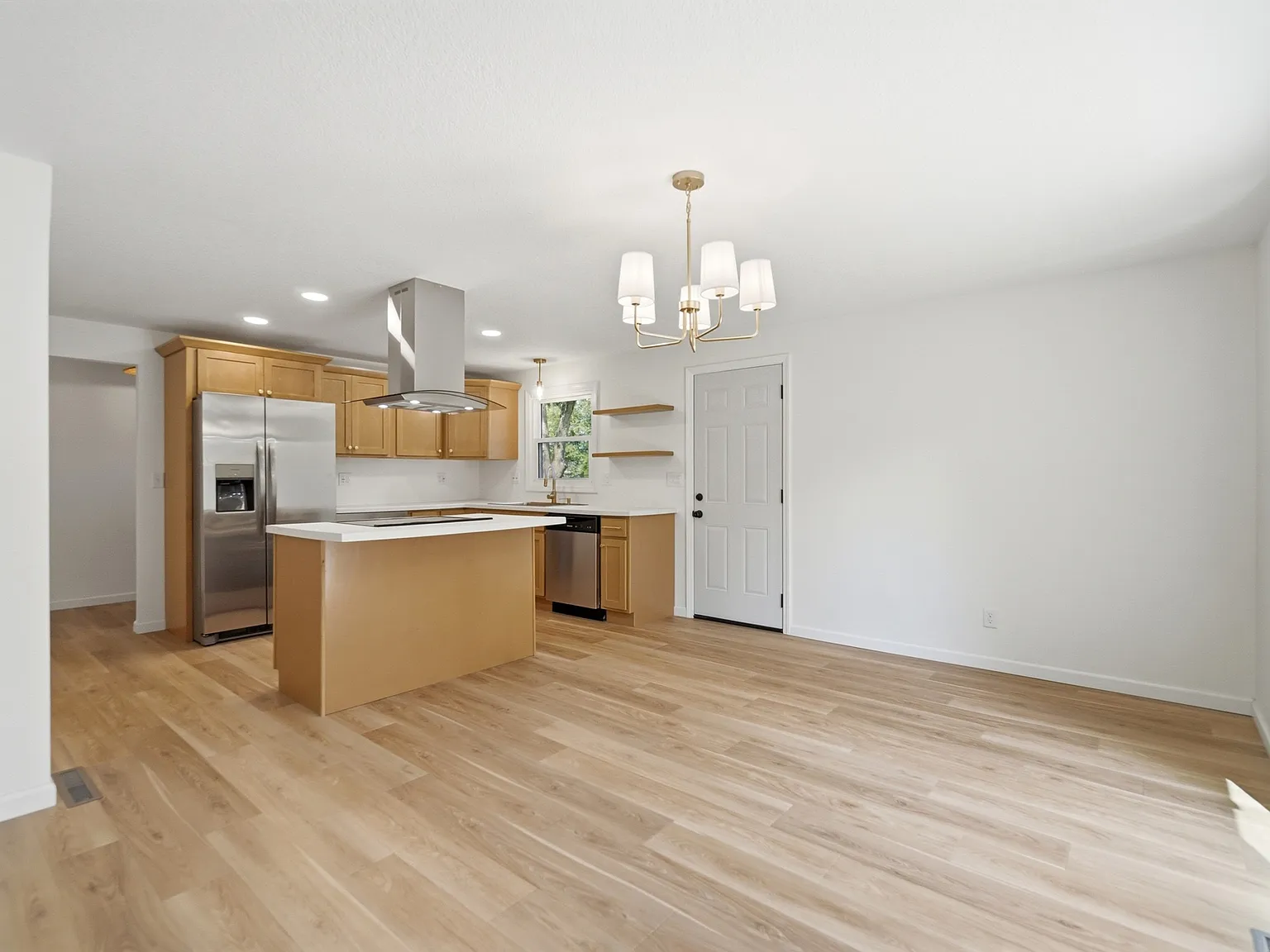 3 bed, 1488 sqft, $2,200 — Photo 1