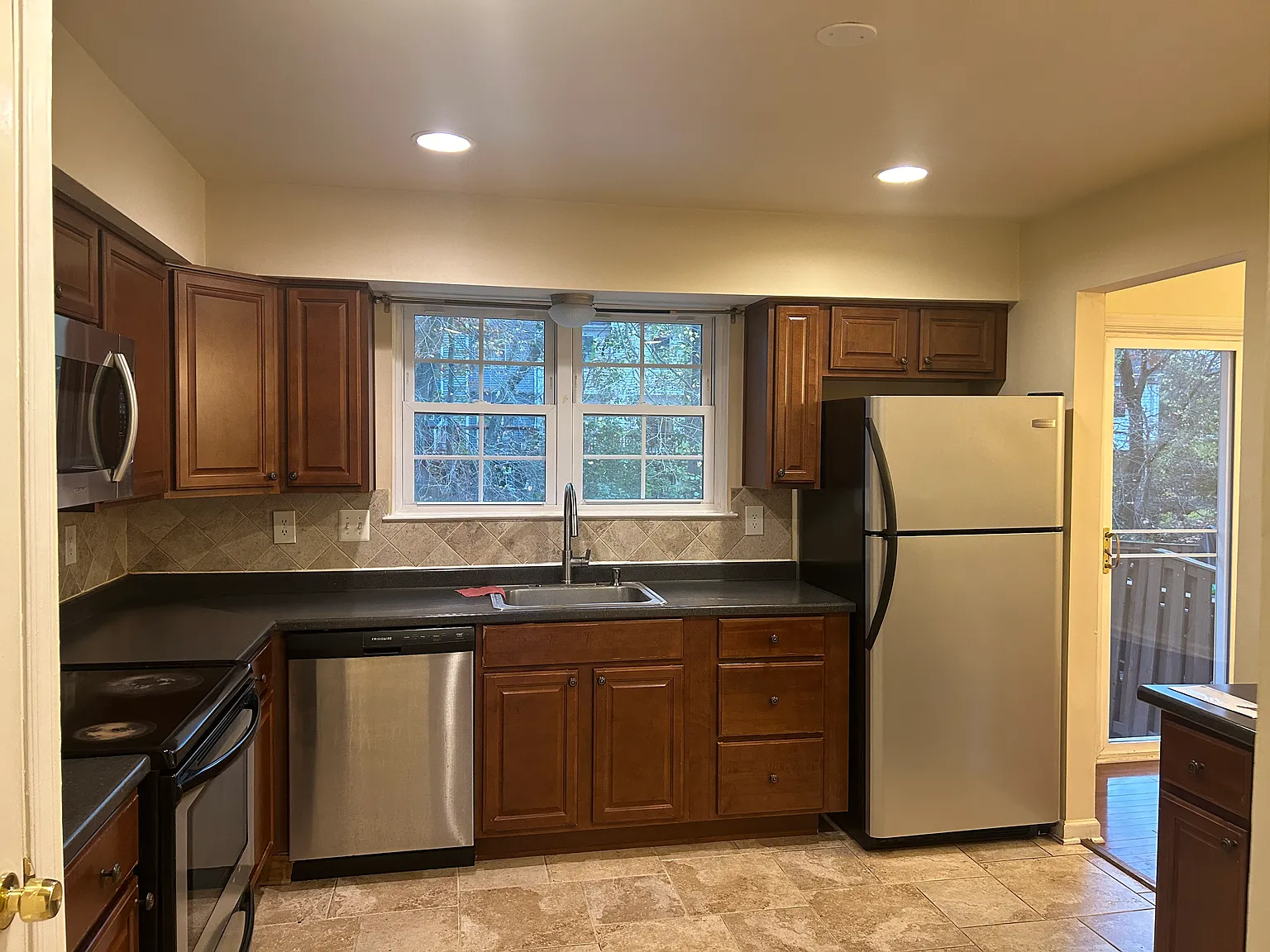 Vanderbilt Ct, Woodbridge — Photo 2