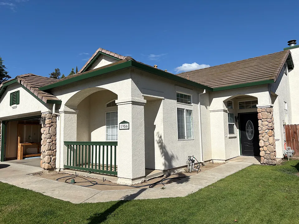 1956 Lauritson Ln