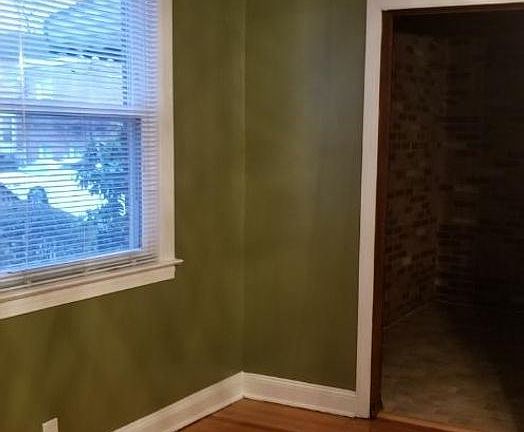 3rd image of 420 Blythe Ave
