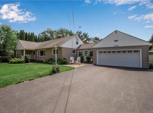 7446 Rochester Rd, Lockport, NY 14094