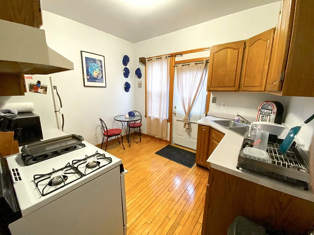 2541 N. Marshfield Ave. — Photo 2
