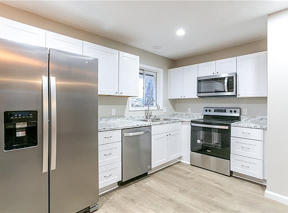 5th image of 4406 Ashland St