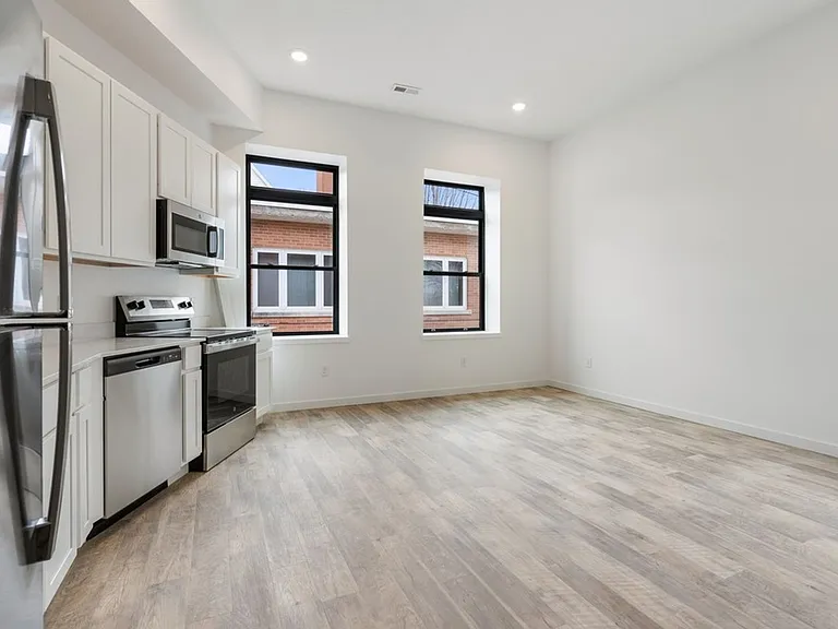 Reinbeck Apartments — Photo 32