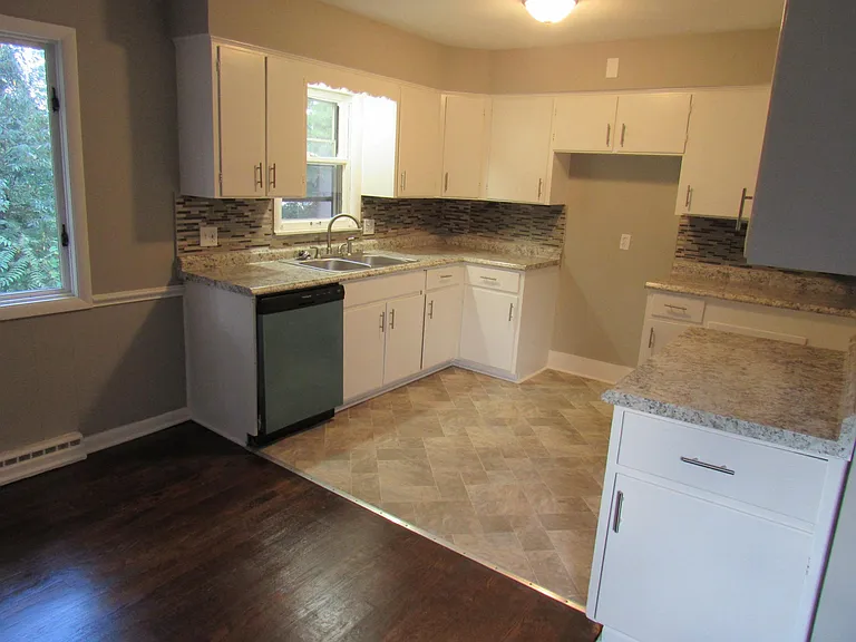 1065 Howe Ave — Photo 2