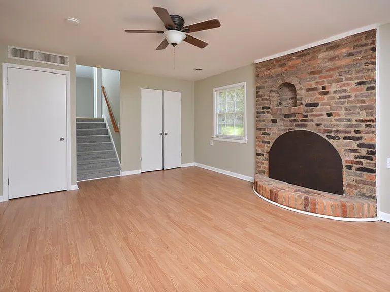 119 Monterey Ln — Photo 25