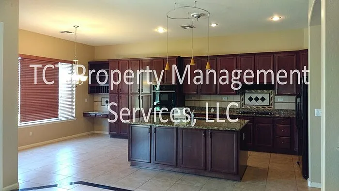 1234 E Ivanhoe Ct — Photo 4