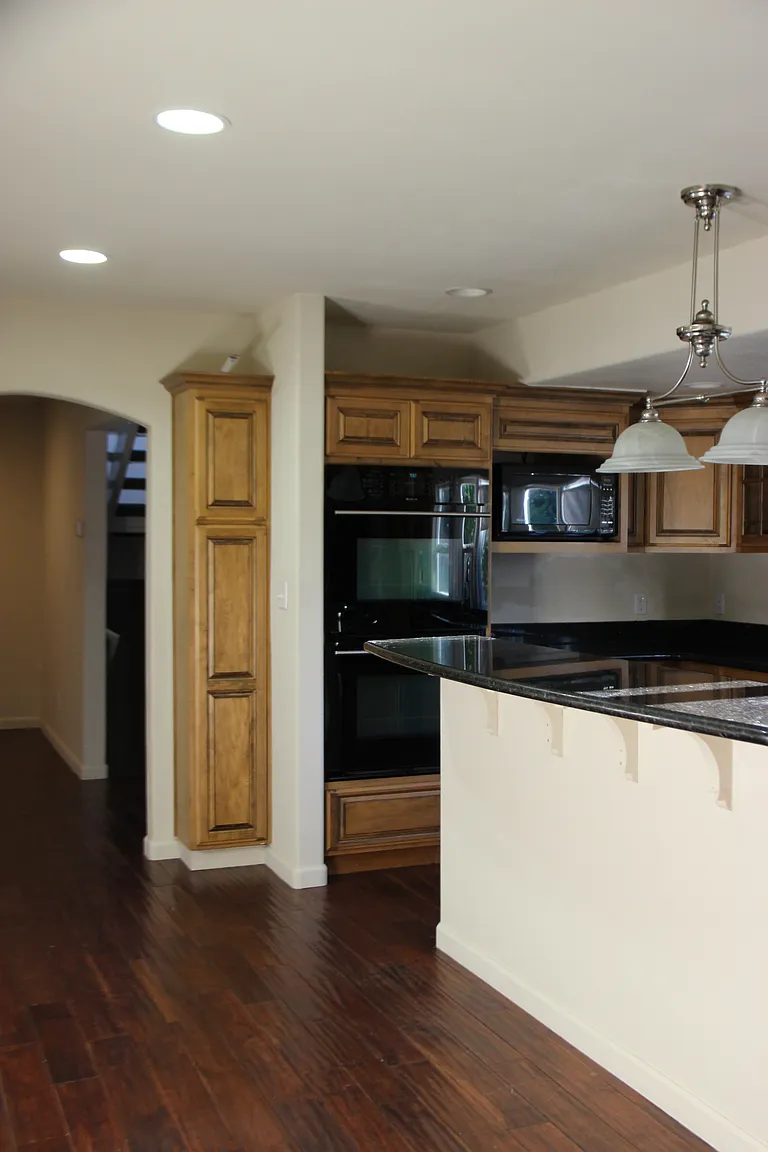 4651 James Ave photo 1