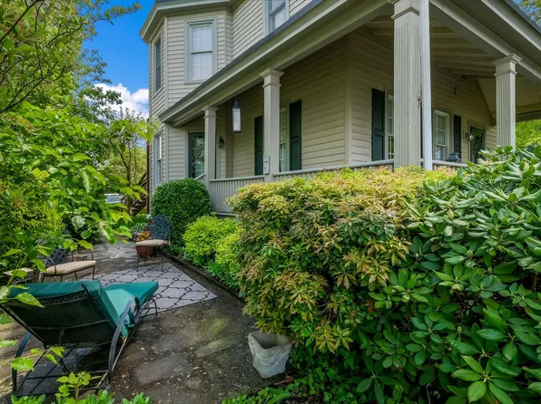 145 Selner Ln APT A, Doylestown, PA 18901