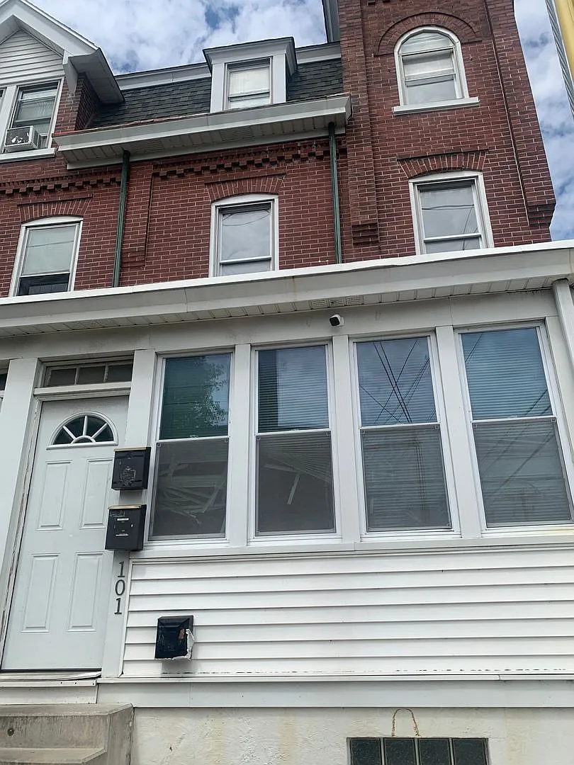 101-103 W Chew — Photo 2