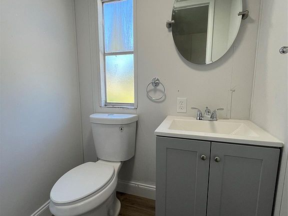 5th image of 585 Avenue D