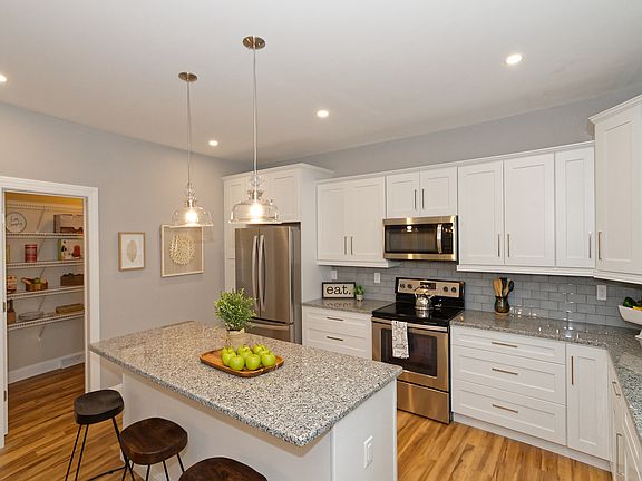 3rd image of 2 Tamarack St
