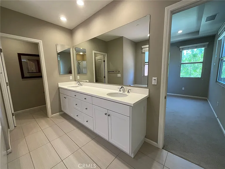 180 Outwest — Photo 24