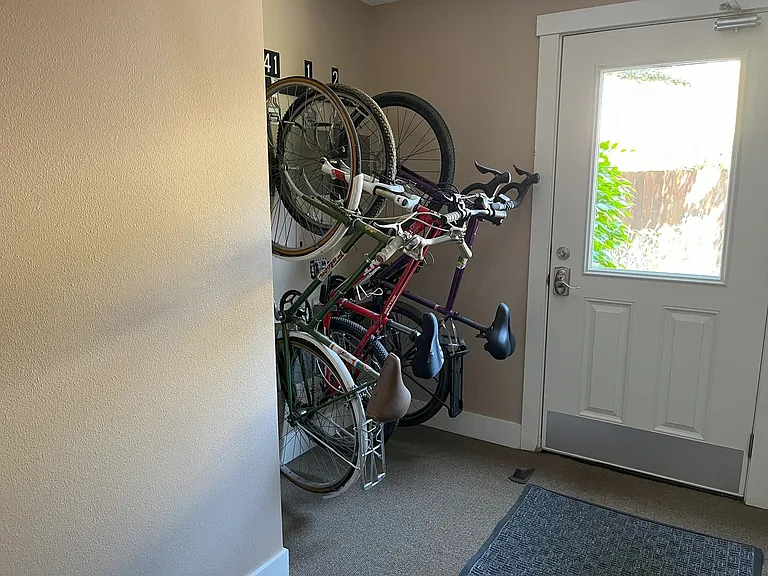 Lovely Main Level 1 Bedroom! Bike storage and 1 assigned parking space included! — Photo 17