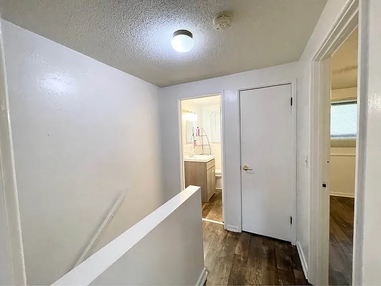 4669 Monroe St NE — Photo 5