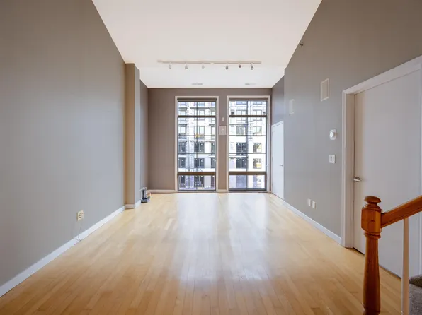 26 Avenue At Port Imperial image 2 of 26