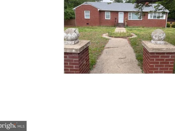 130 Sanford Dr, Fredericksburg, VA 22406