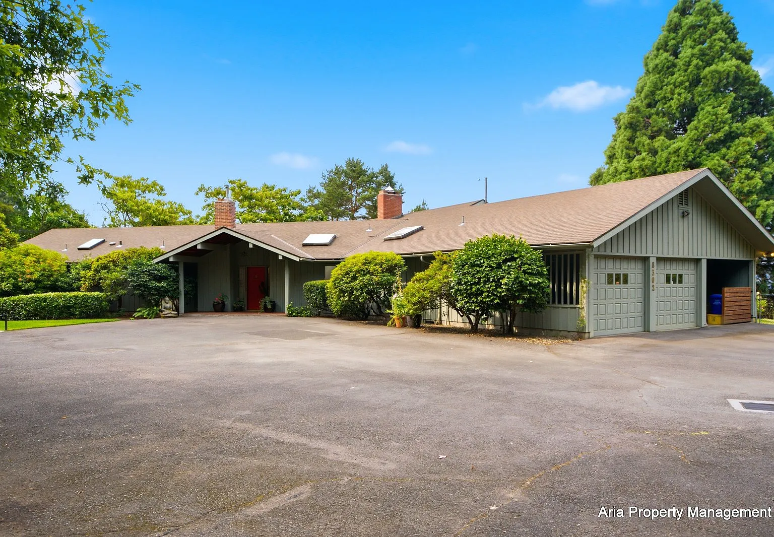 4 bed, 3.5 bath, 4800 sqft, $7,000 — Photo 1