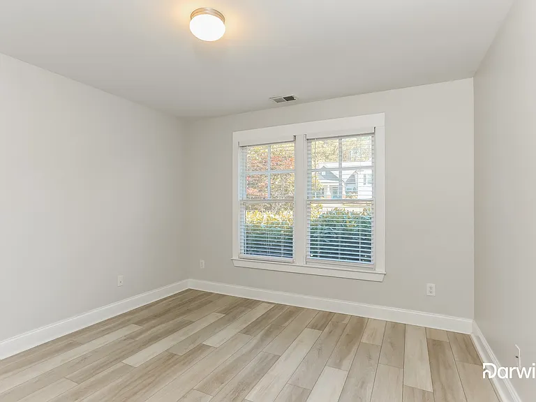 149 Lincoln Dr — Photo 13