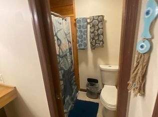 101 Odd Fellows Rd, Ocracoke, NC 27960