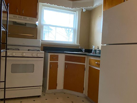 2nd image of 93 Grand Ave #1