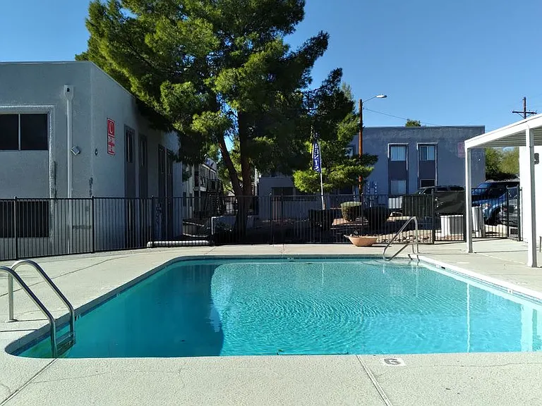 Mountain Lakes Apartments — Photo 15