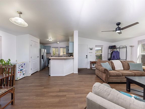 4th image of 167 Pikes Peak Place
