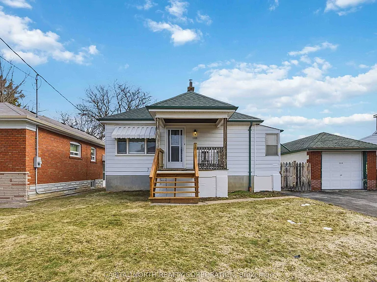 129 Brenda Cres — Photo 1