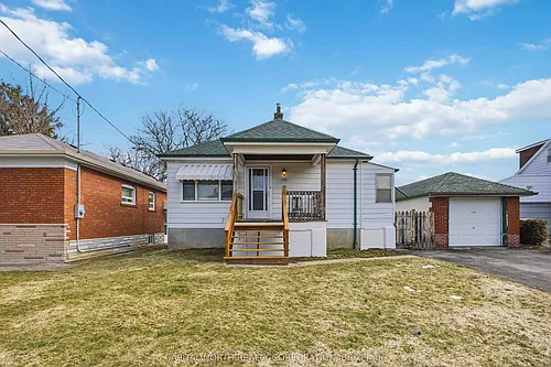 129 Brenda Cres Photo 1
