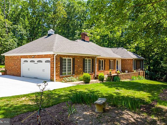 2nd image of 8203 Lee Jackson Cir