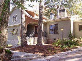 2nd image of 1831 Ravenwood Way NE