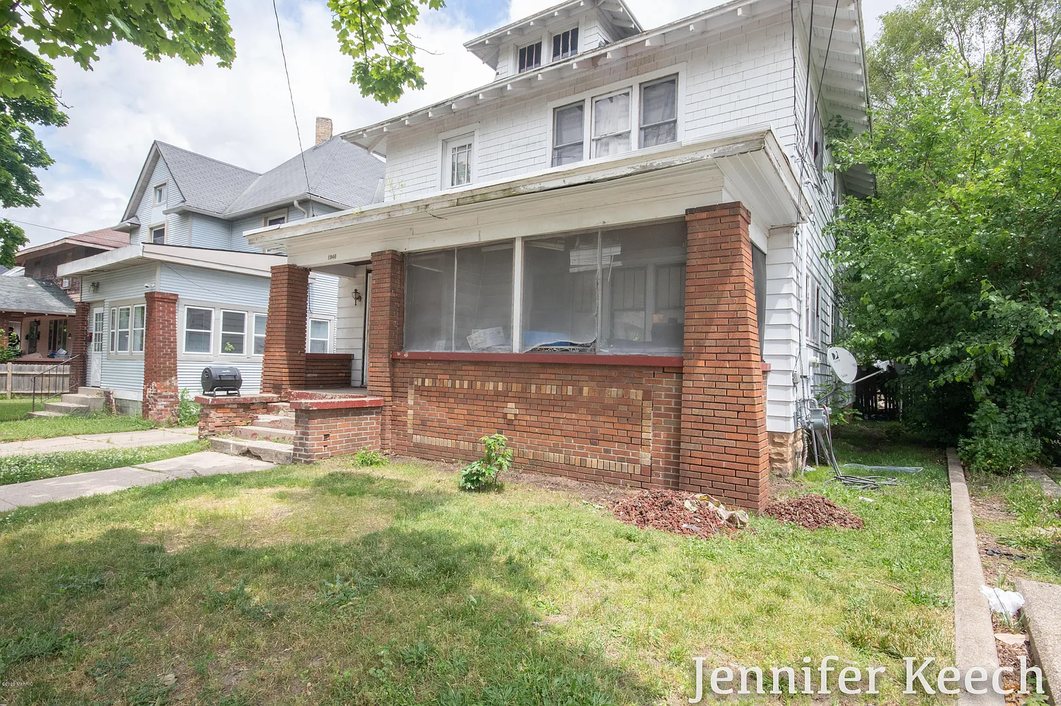 1946 Jefferson Ave SE photo 1
