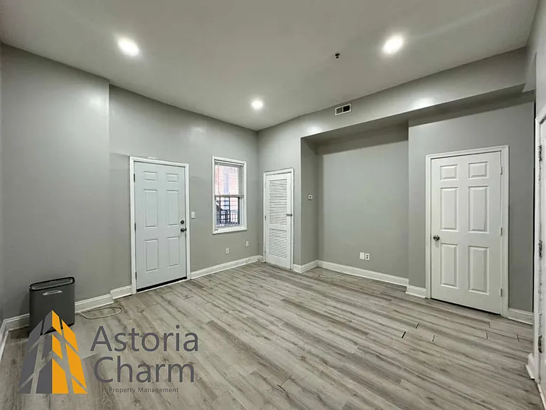 1918 N Charles St #2 — Photo 5