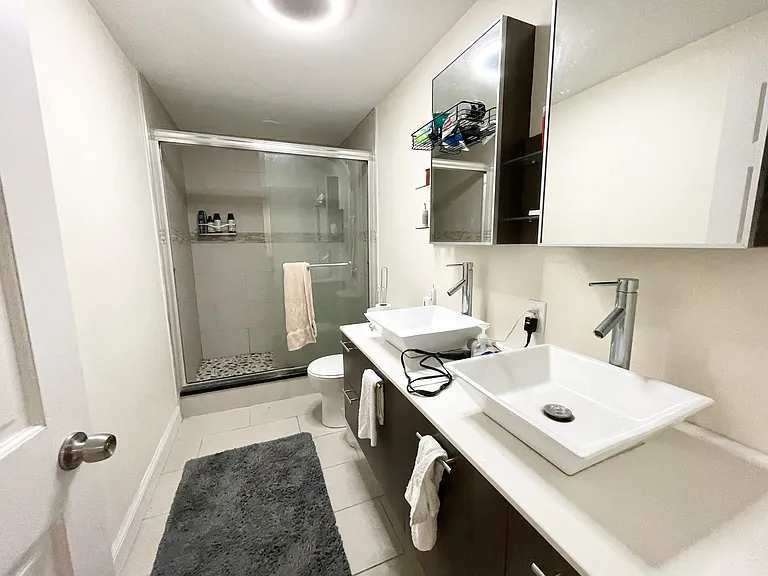 21 Iroquois St #1L — Photo 12