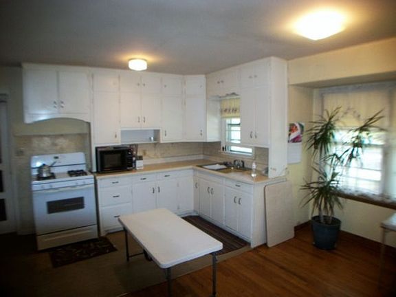 2nd image of 107 N Cedar St