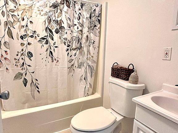 5th image of 21 E Bartlett St #6