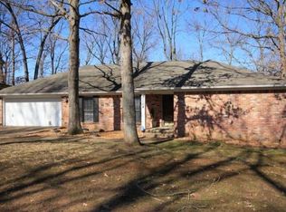 1104 Kings Mountain Dr, Little Rock, AR 72211