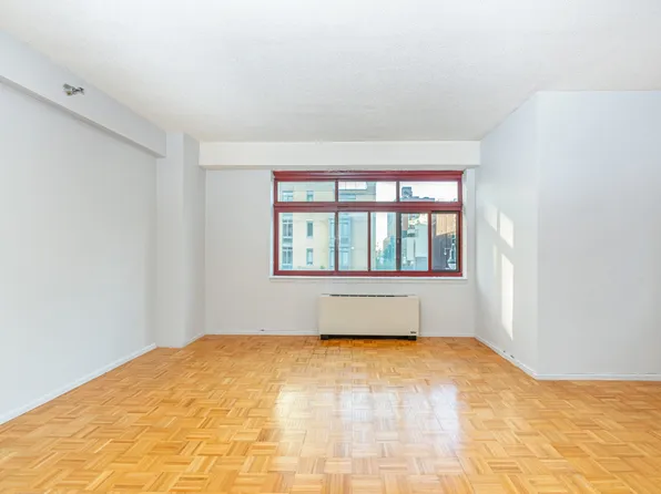 4-74 48th Avenue image 9 of 18