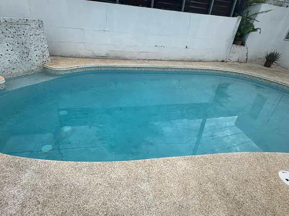 40 Calle Mar Mediterraneo Isla Verde, Carolina, PR