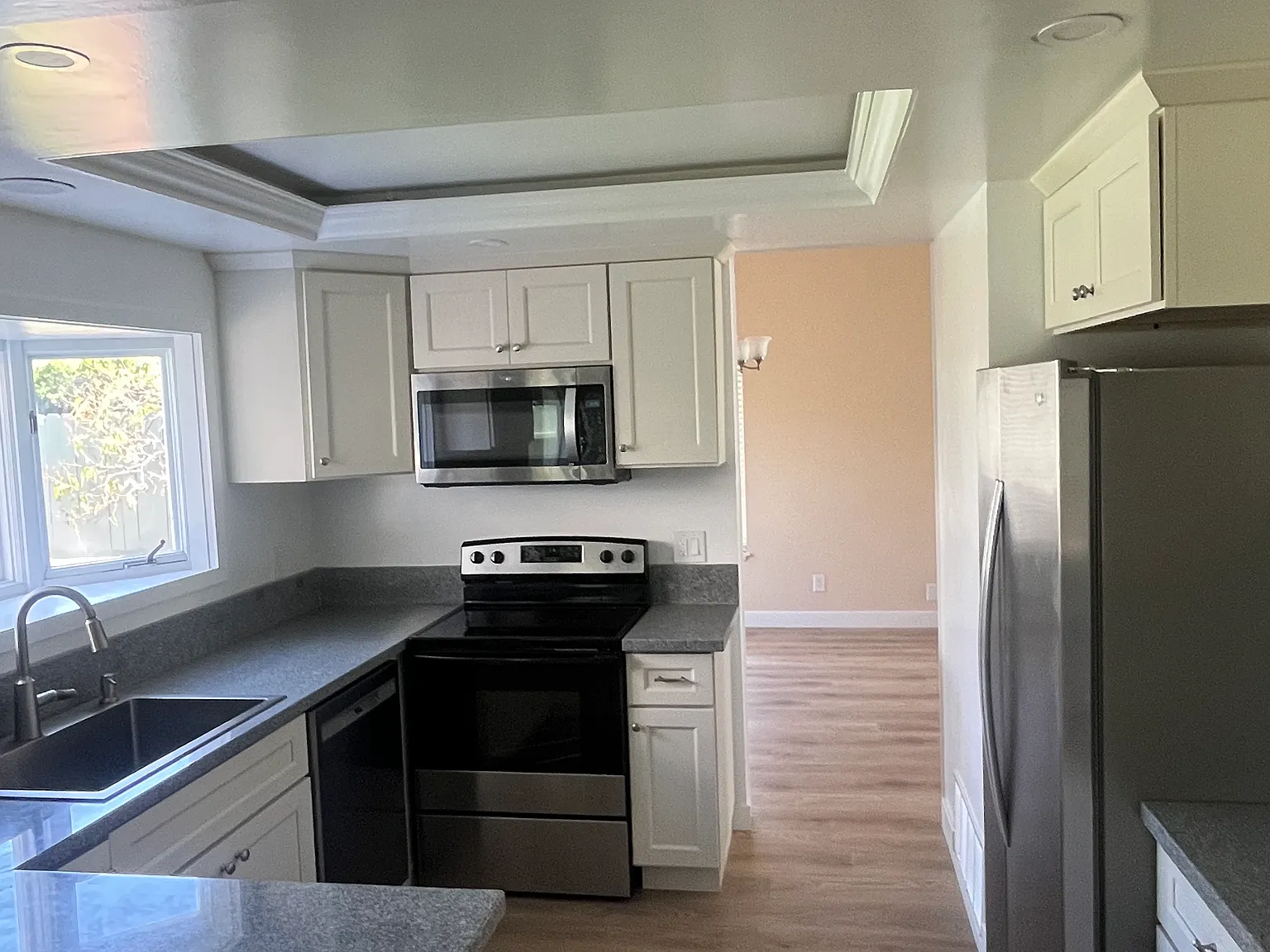 5 bed, 2200 sqft, $5,000 — Photo 4