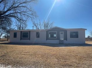 406 E 2nd St, Manitou, OK 73555