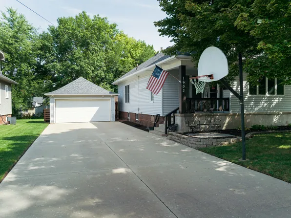 1603 10th St, Peru, IL 61354