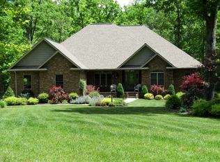 8907 Cherokee Trl, Crossville, TN 38572