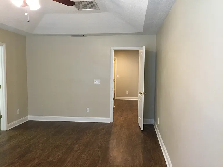 2320 Brian Lakes Dr E — Photo 8