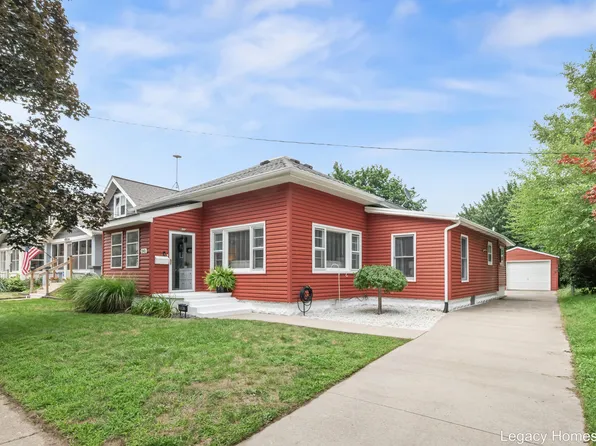 1042 Patton Ave NW, Grand Rapids, MI 49504