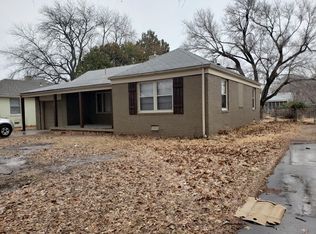746 S Edgemoor Dr, Wichita, KS 67218