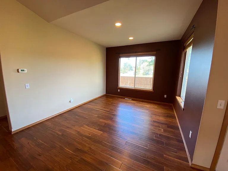 2405 N Lilac Way — Photo 13