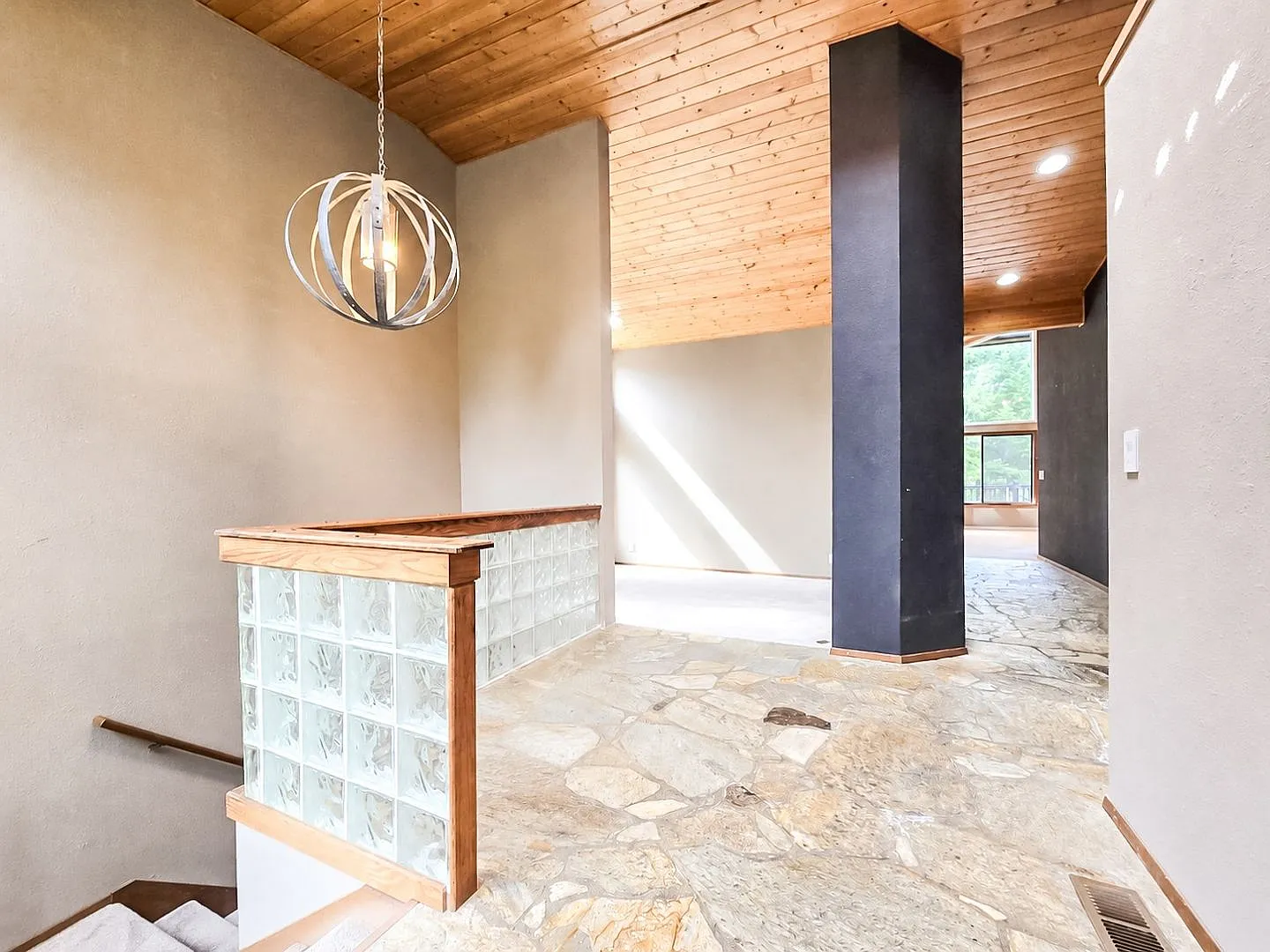 NW Contemporary Home w/ Mid-Modern Character — Photo 3